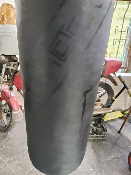 Saco de boxe com muito pouco uso
