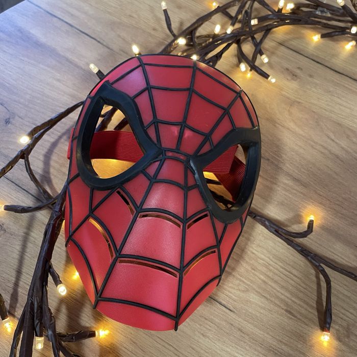Маска Spider man ідеал