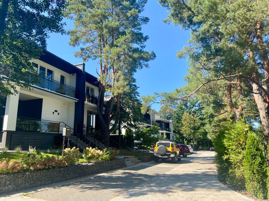 Шпитьки ТЕРЕЩЕНСЬКІ ОЗЕРА частина дуплексу 106 кв м + зем ділянка