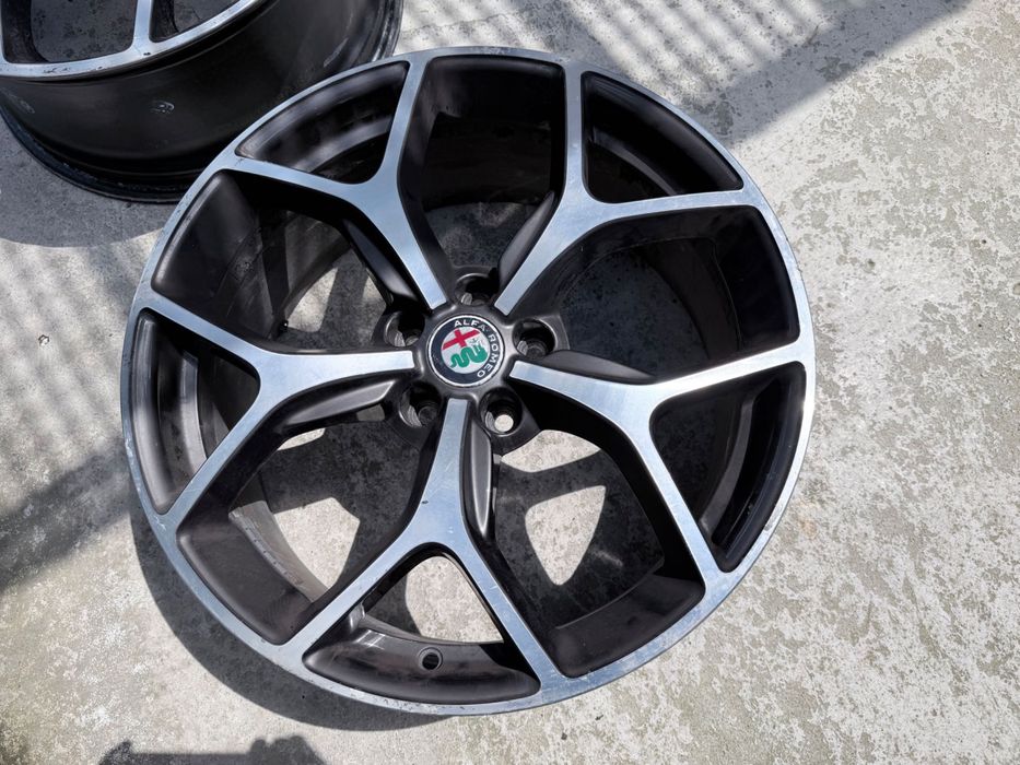 Felgi Alfa Stelvio 19 oryginał dobry stan