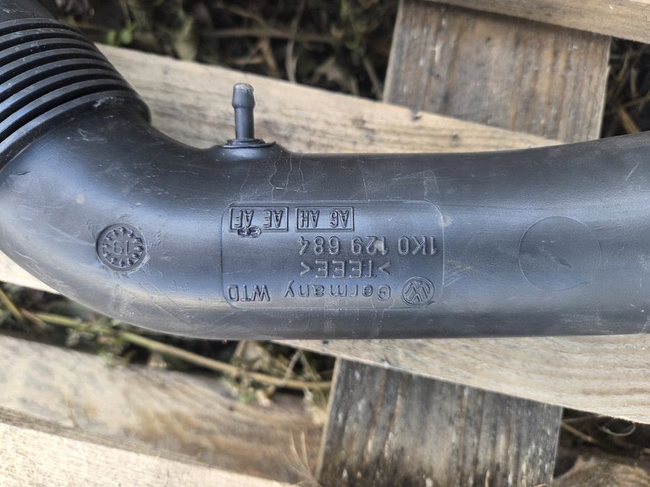 Патрубок воздушный дроссельной заслонки Skoda Audi Vw Seat