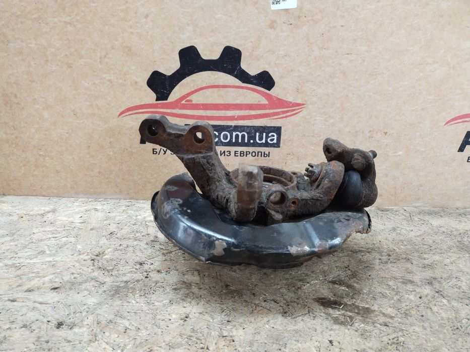 Toyota Corolla E11 95-02 Поворотный кулак передний левый цапфа ступица