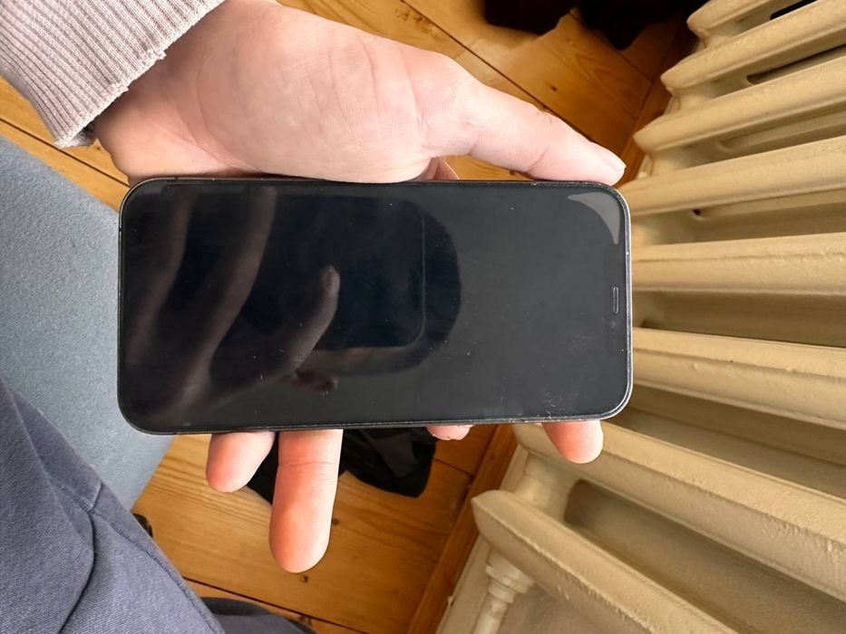 Продам айфон 12 про на 128