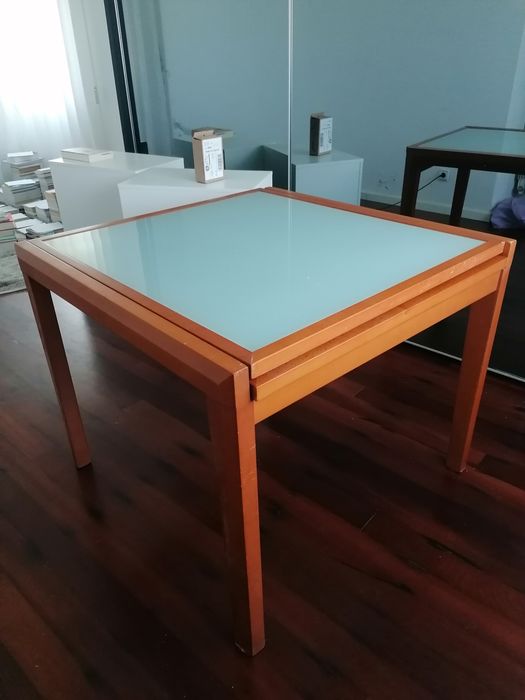 Mesa extensível.
