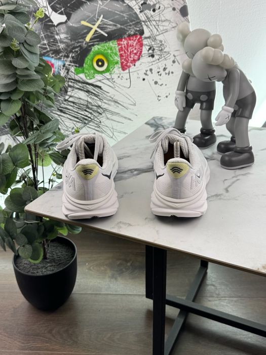 Кросівки Hoka Clifton 9 39 розмір Е16987