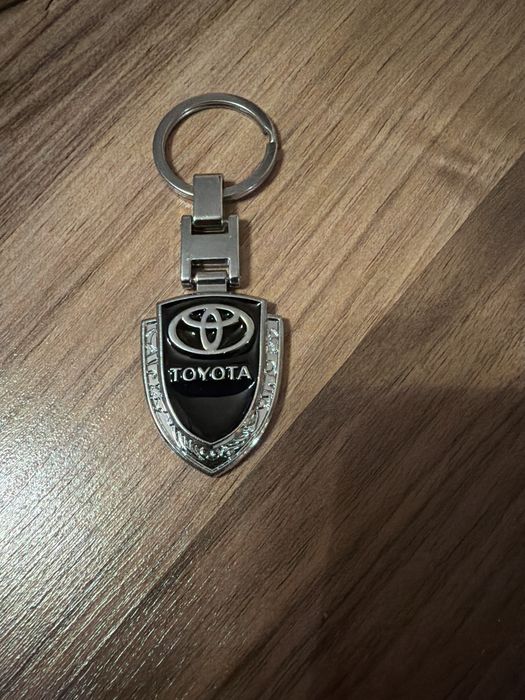 Brelok Toyota Srebrno-Czarny