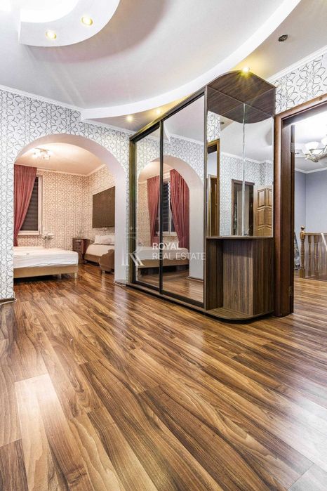 Продаж Будинок Київ Деснянський район вул. Тодося Осмачки 305 м² 5 кімнат Басейн Генератор Камін Тераса Гараж Автономність