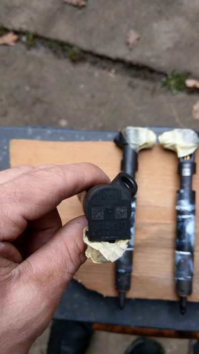 Форсунки Merсedes OEM A 651 07 02 387 / Delphi 28272472 б/в