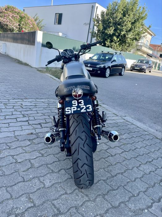 Moto Guzzi V7 Stone
