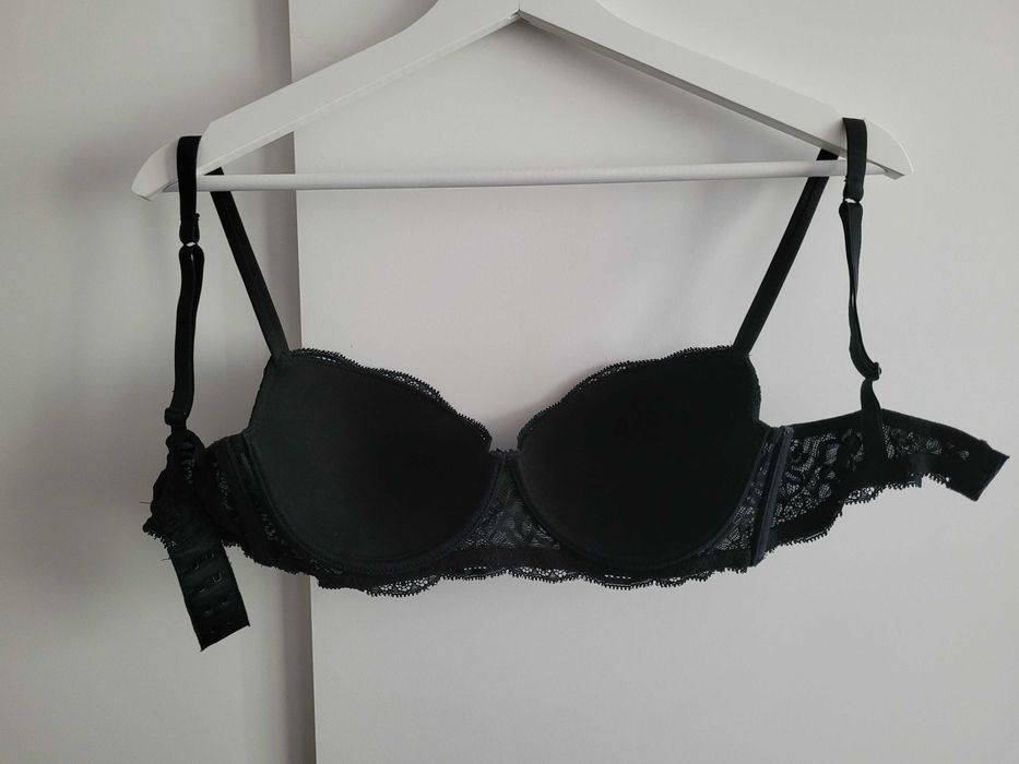 Intimissimi biustonosz balkonetka Sofia czarny koronka stanik 70C