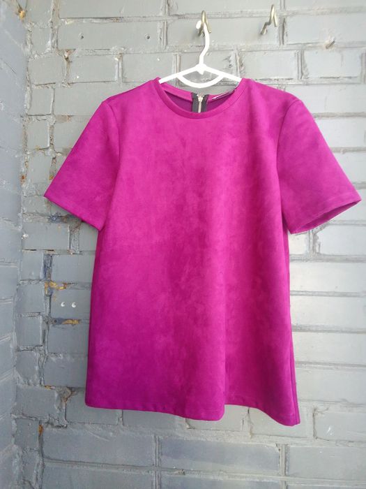 Блузка яскрава з плотної матеріїї