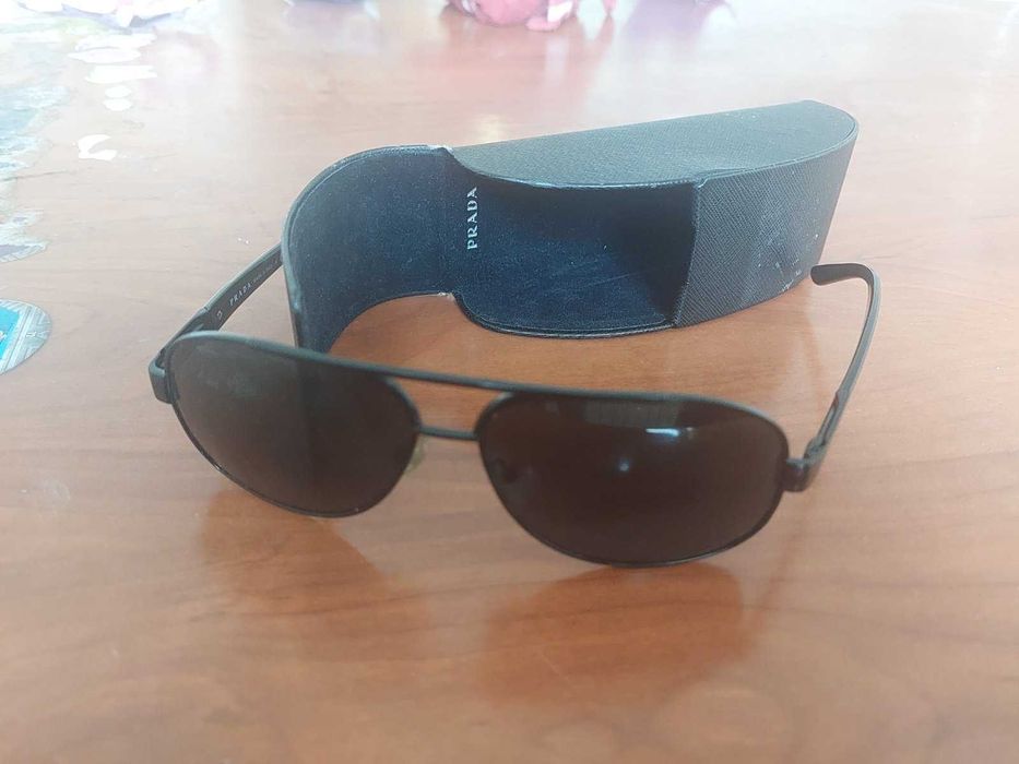 очки солнцезащитные,  оригинальные настоящая   prada
