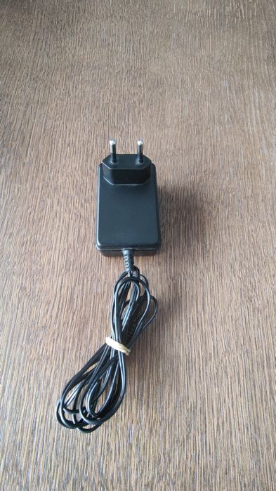 Zasilacz 12v 1A, wtyk: 5,5 mm x 2,1 mm