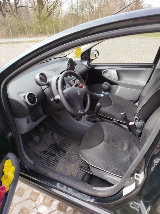 Peugeot 107 2010 rok