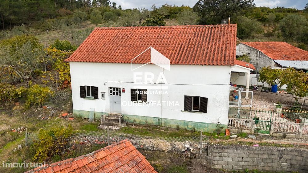 Moradia T3, localizada na freguesia da Sabacheira