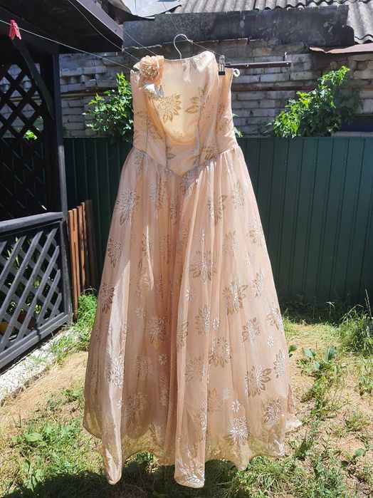 Випускне/бальне плаття золотого кольору з корсетом на S-M-L розмір