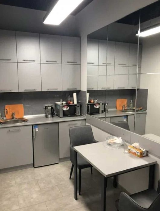 Без % продаж комерційного приміщення ФАСАД  Науки 42/1 голосіївський