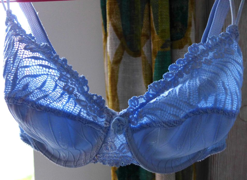 PARIS France LINGERIE zmysłowy koronkowy biustonosz stanik 85C stanik