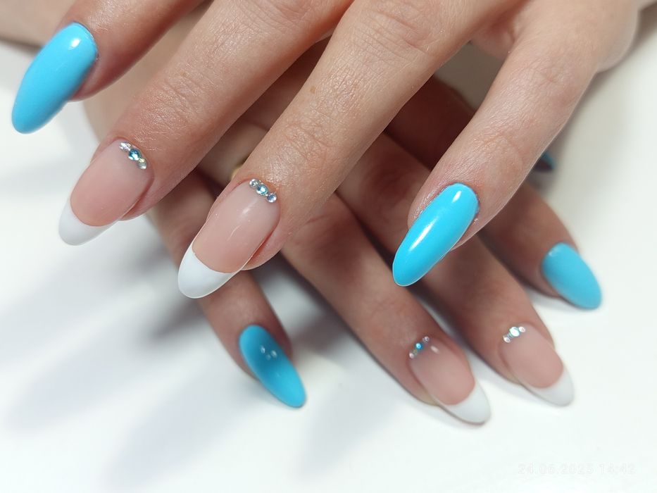 Манікюр/педикюр/ламінування вій