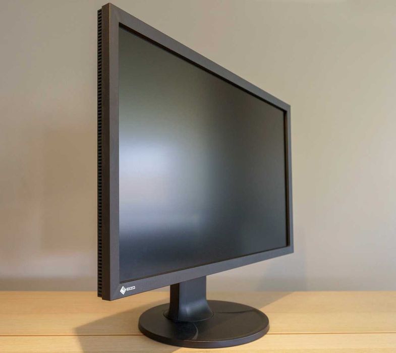 EIZO CS2400S - Monitor profissional (NOVO) + Calibrador i1 DisplayPro