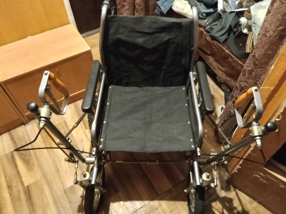 Продаю уличную коляску