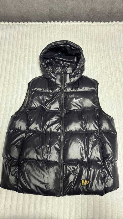 жилетка Nike Black Puffer Vest