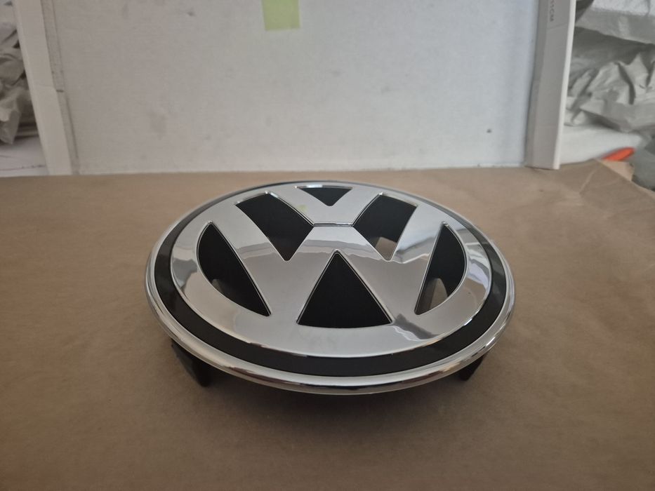 logo emblemat w przód Tiguan Golf  Passat przód śr155mm