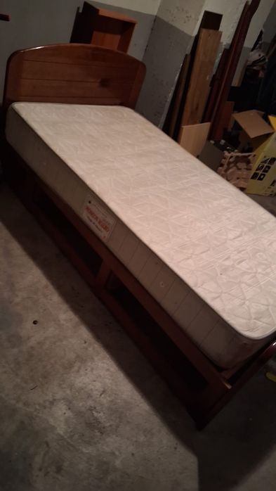 Cama Solteiro + arrumação