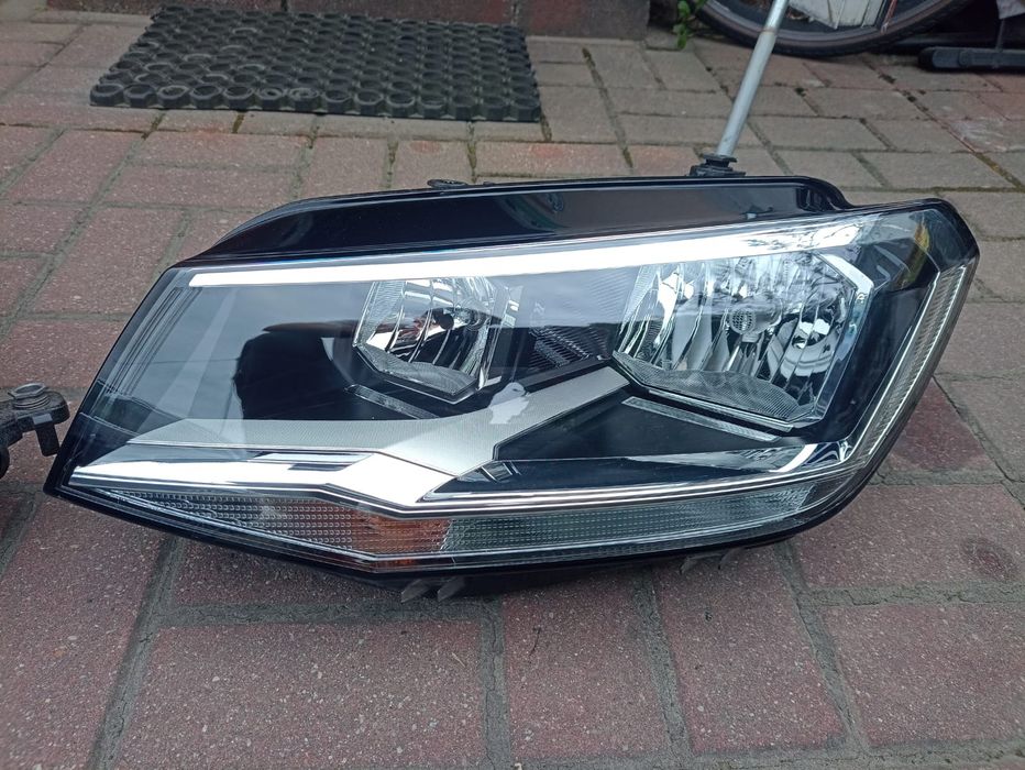 Lampy przednie kompletne VW Caddy 2K5