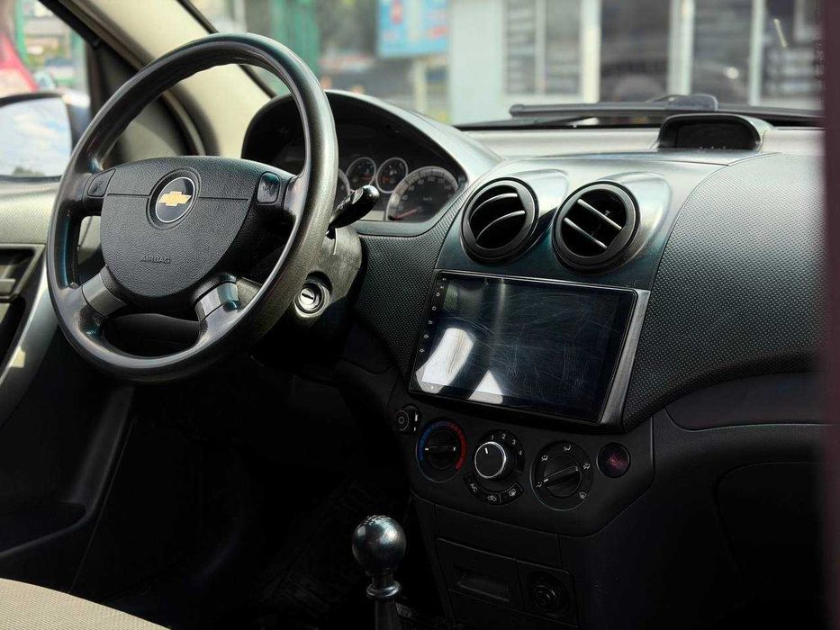 Продам Chevrolet Aveo 2006 С газом и кондером