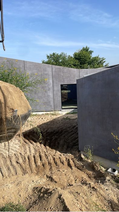 Serviço  trabalho giratoria terraplanagem escavaçoes