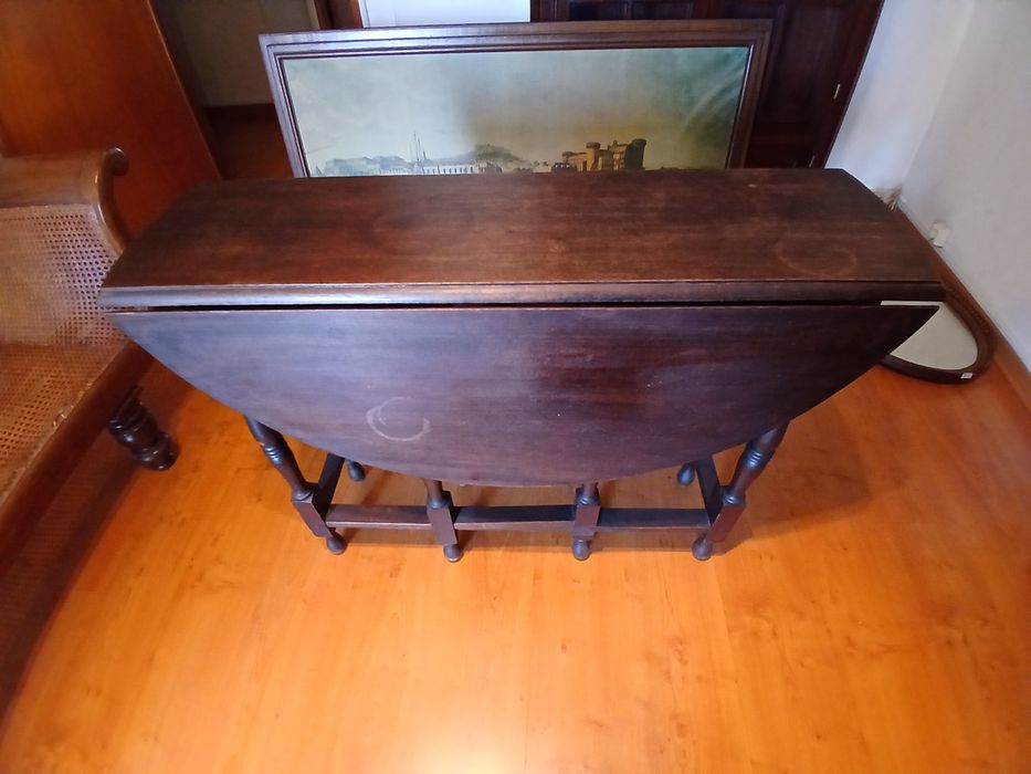 Mesa de Abas Articulada  em Madeira Maciça