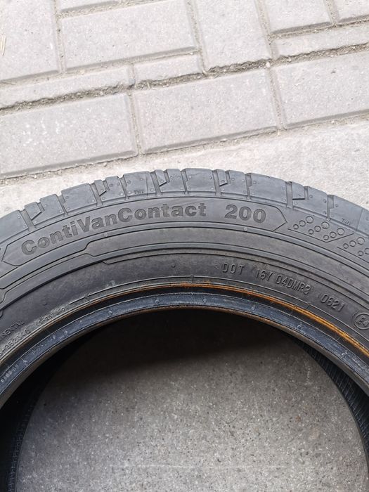 Komplet opon 205/65R16C 107/105T Continental ContiVanContact 200