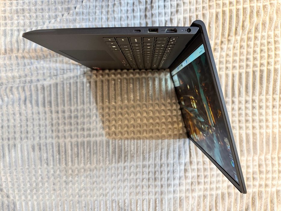 Ноутбук Dell Inspiron 15 | AMD Ryzen 5 7520U | Ram-16 SSD-512 | IPS