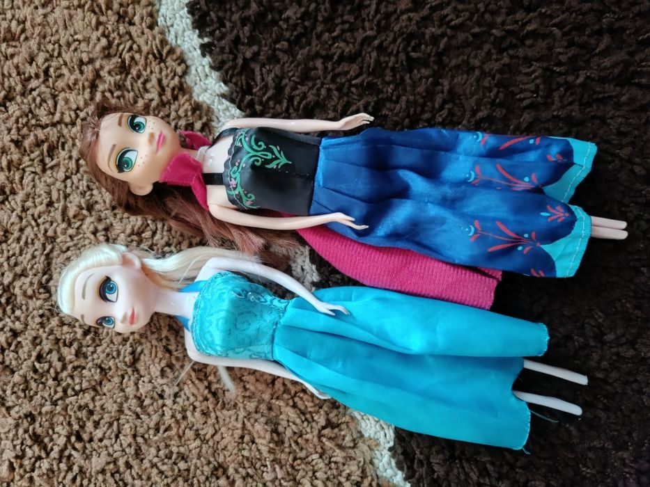 Ельза і Анна ляльки