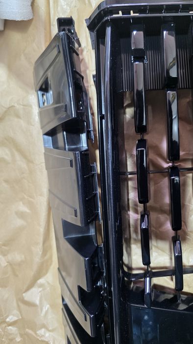 Kratka środkowa zderzaka kia ev-6 GT-LINE  nowa oryginał 21-