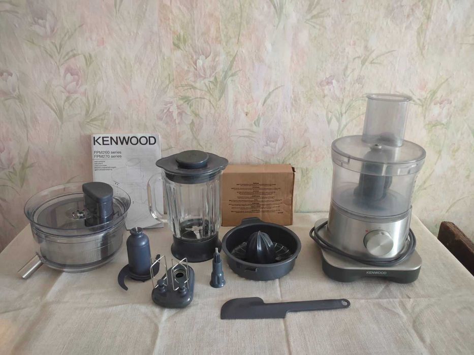 Кухонный комбайн KENWOOD.