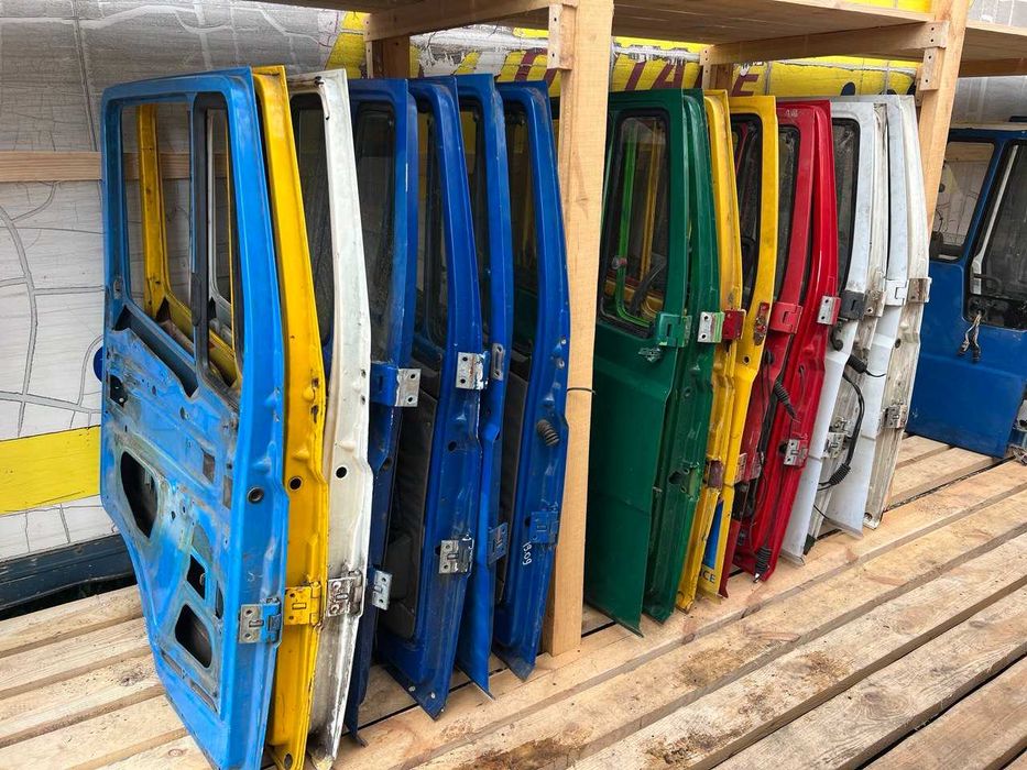 Двері кабіни до Мерседес Ман | Mercedes 814 Man права та ліва дверька