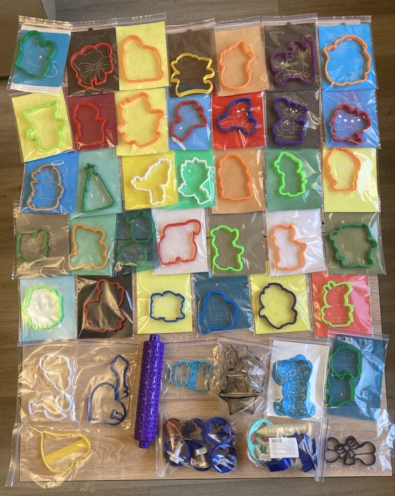 Набір вирубок для пряників з трафаретами