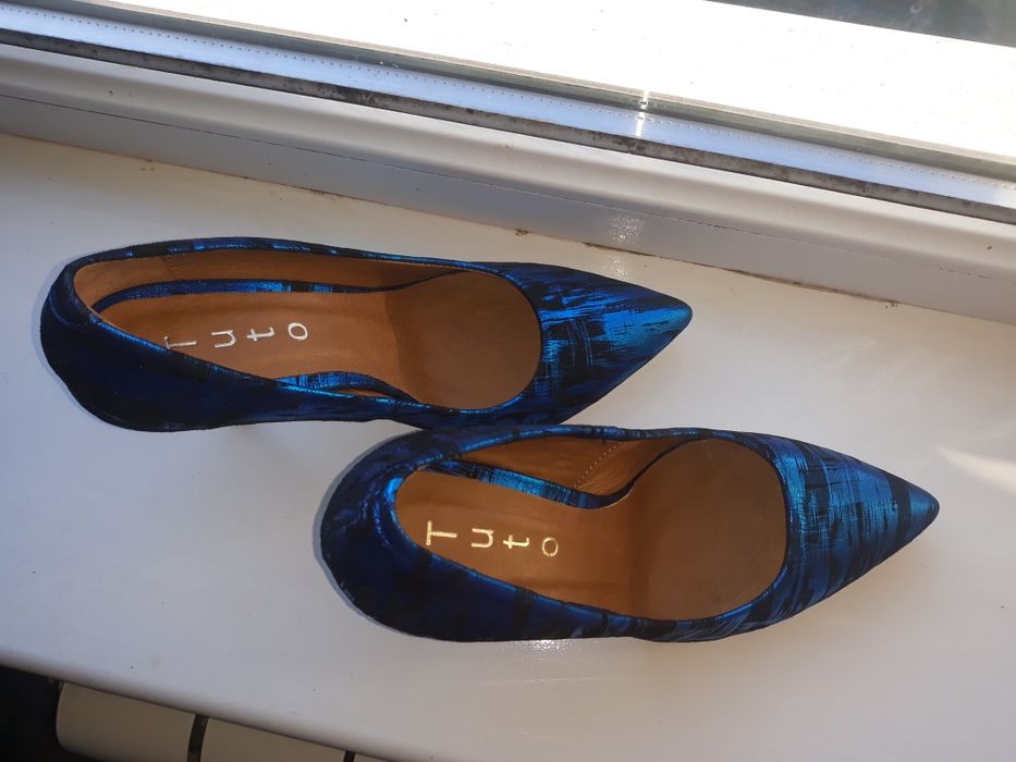 Кажанные туфли 37 р-р