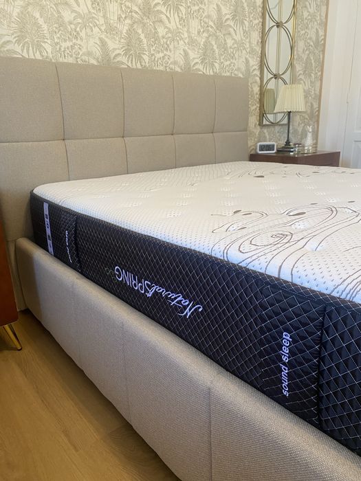 Cama 140x190 com colchão de qualidade, pouquissimo utilizados.