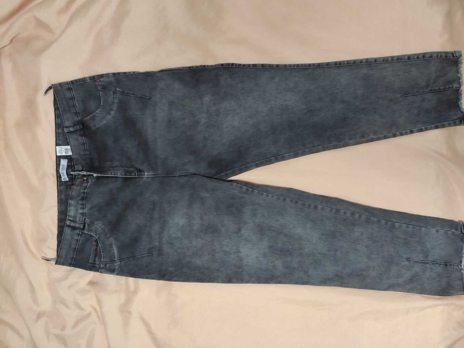 Джинсы Турецкие стрейчивые  хорошего размера 54 на Осень самое то!