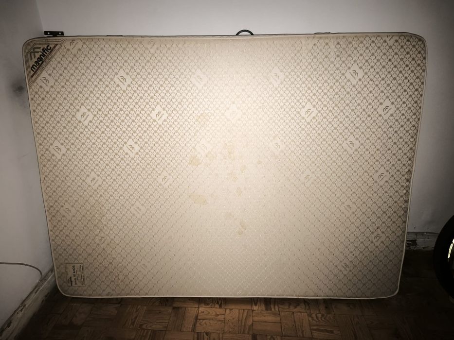 Cama de ferro a imitar o antigo cor verde