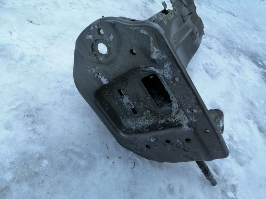 Hyundai Tucson  podłużnica  zderzak lampa gril