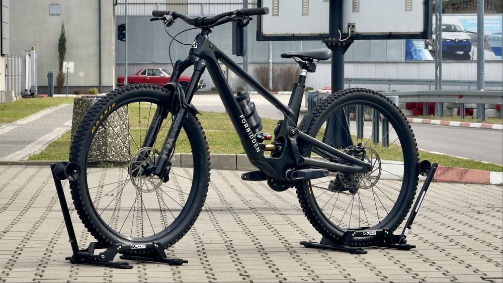 Forbidden Dreadnought AXS /enduro Deviate Santa Cruz