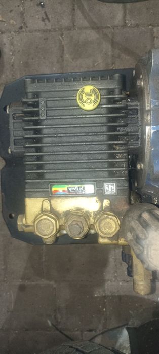 Мийка високого тиску.