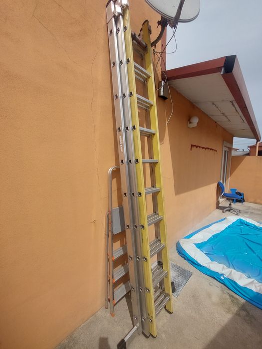 Vendo escada 1 lance em fibra 3x3x3