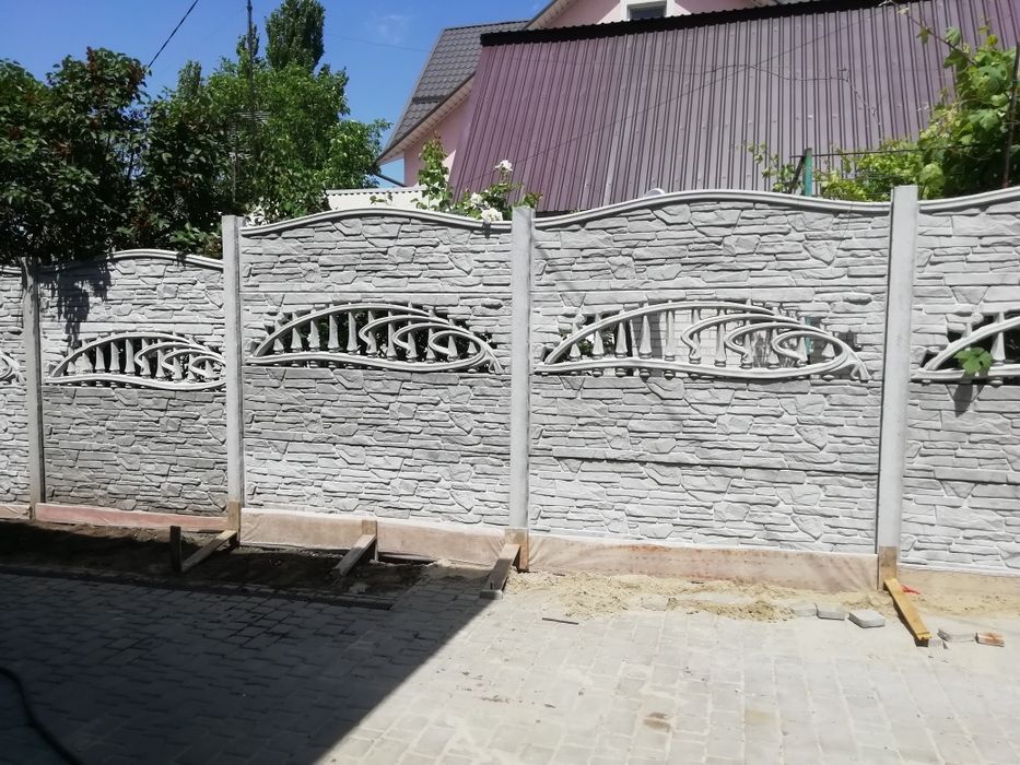 Установка бетонных заборов Запорожье.