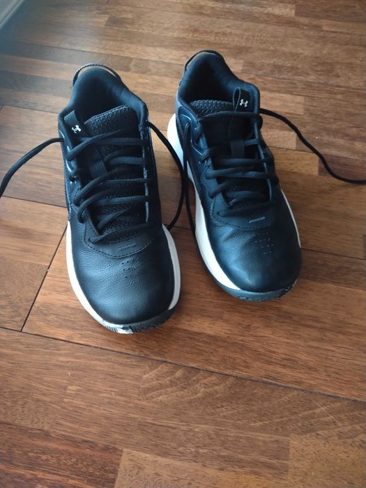 Under Armour buty chłopięce r 39 JAK NOWE