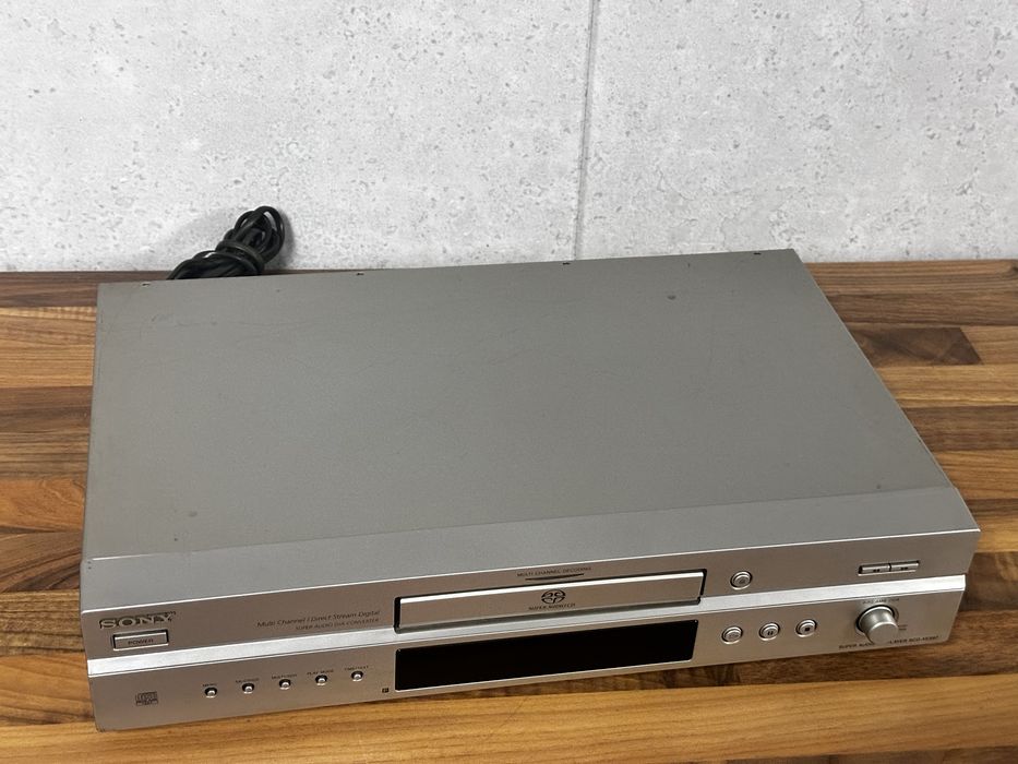 Odtwarzacz Sony CD / SACD SCD-XE597 srebrny